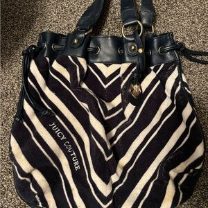 Juicy Couture Black and Cream Chevron Shoulder Bag